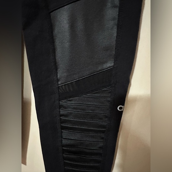 7/8 High-Waist Moto Legging - Picture 4 of 8